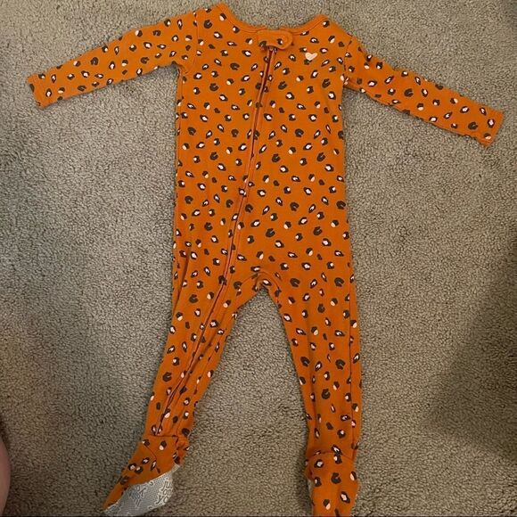 Carters 12 mo cheetah print long sleeve footie w zipper NWOT - Picture 3 of 10